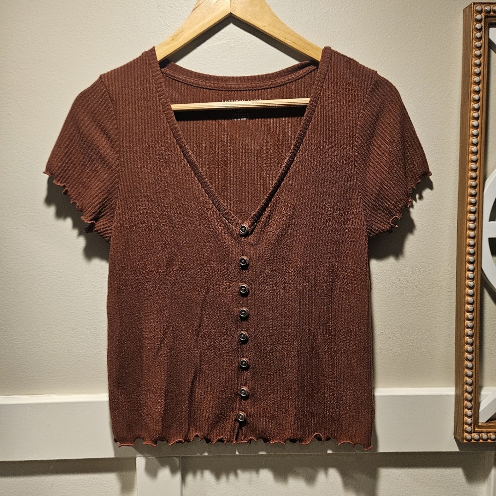 American Eagle V Neck Short Sleeve Ribbed Top Burgundy Color Size Medium